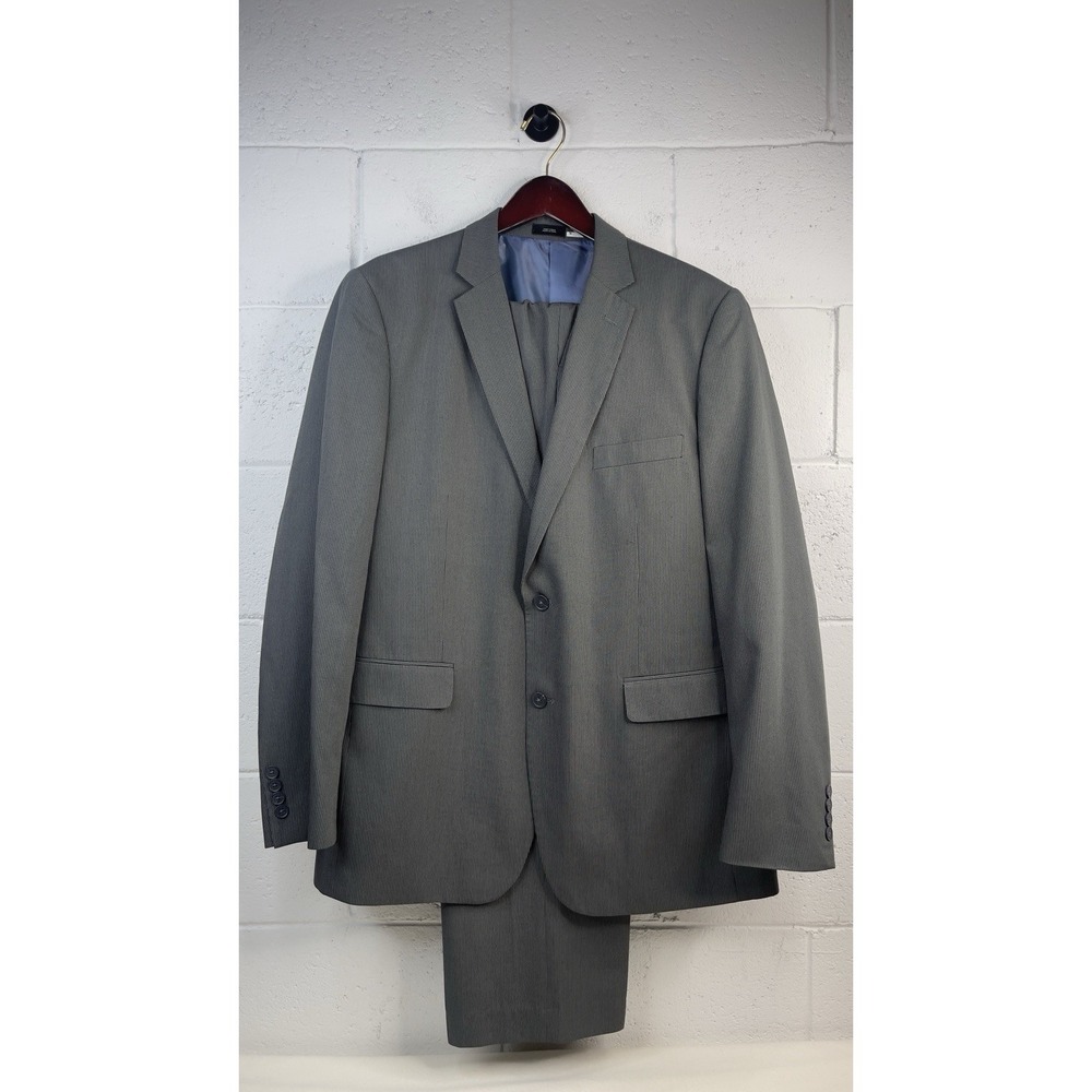 J Ferrar 2 Piece Suit Mens 44L  Pants 38x31 White  Gray Stripe Modern Fit